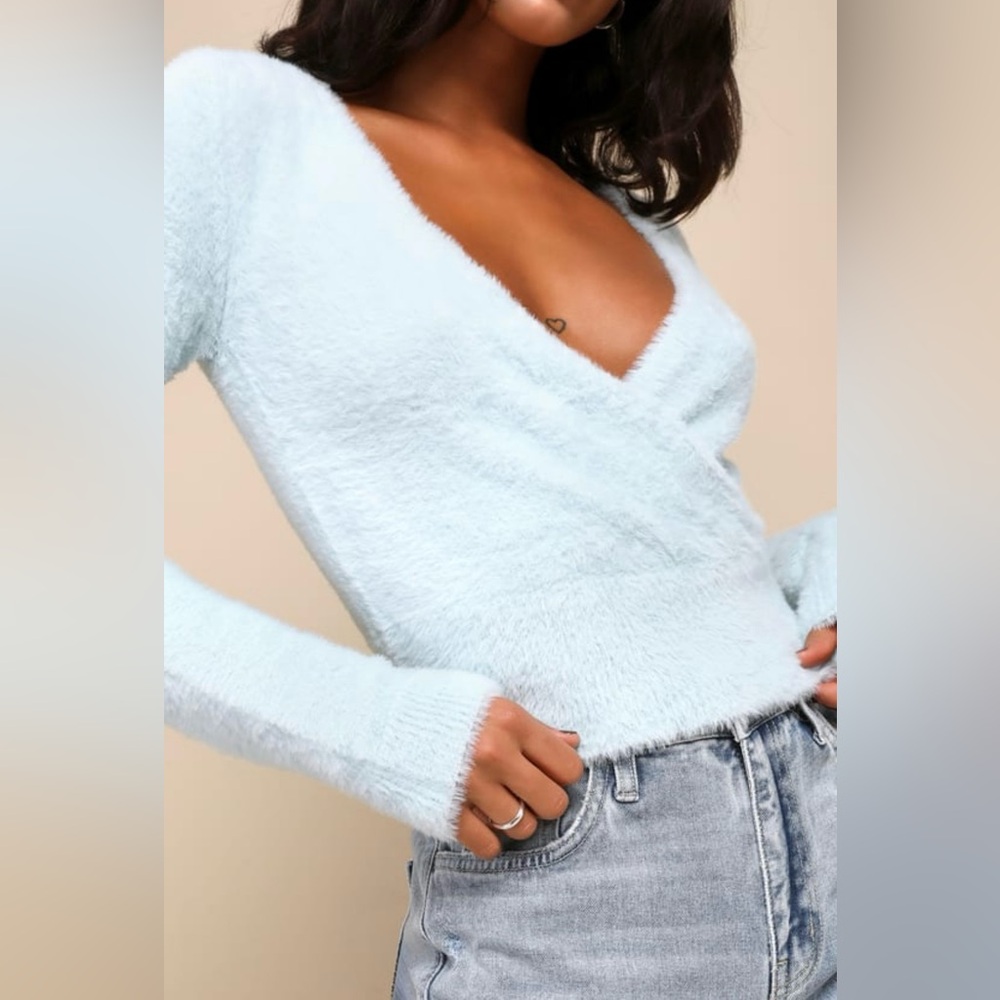 NWT Lulu's Snuggly Statement Light Blue Eyelash Knit Surplice Sweater Women’s XS - Picture 3 of 14